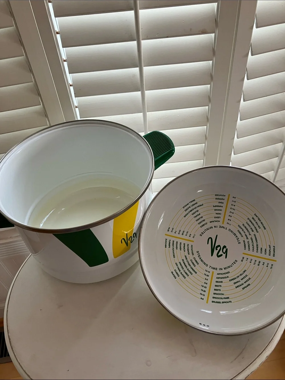 Vintage Metrokane V29 Porcelain enamel steel vegetable steamer. 5 quarts
